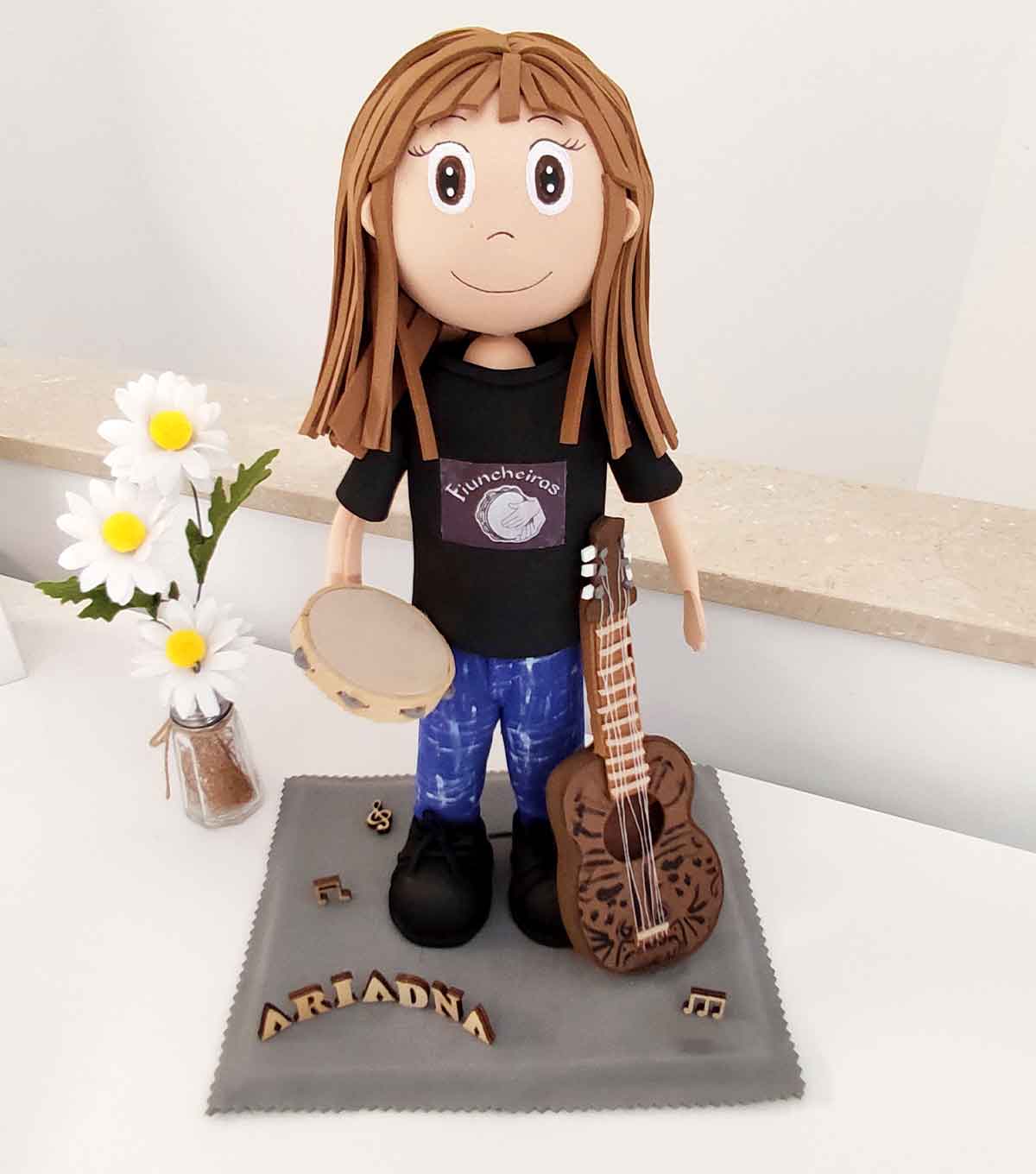fofucha-personalizada-dos-instrumentos-musicales Fofucha-guitarra-pandereta