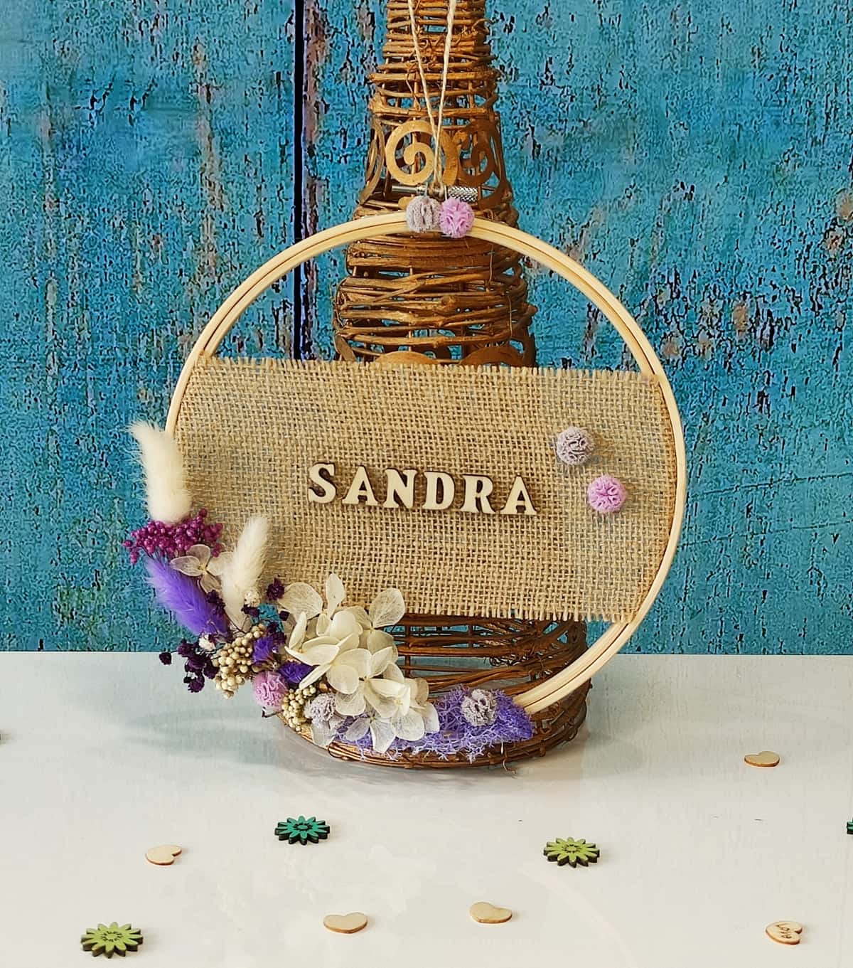Bastidor_flores_nombre_Sandra bastidor_flores_pesonalizado-con-nombre-la-ilusion-de-sandra