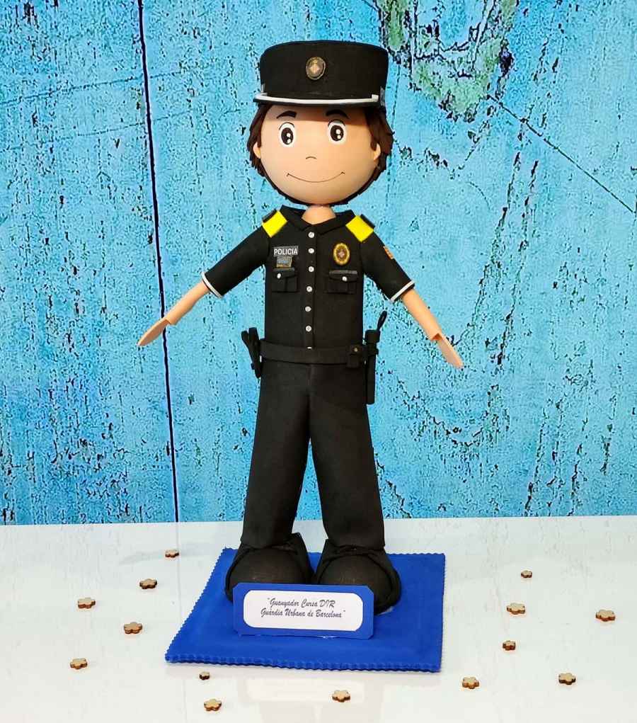 Fofucha-personalizada-guardia-urbana-la-ilusion-de-sandra-7