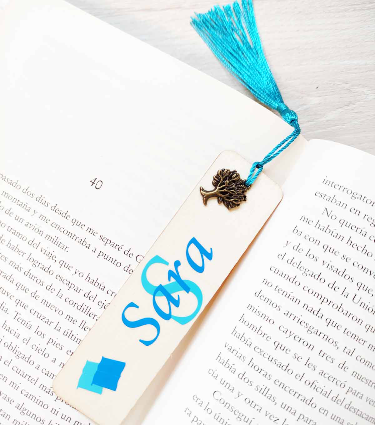 punto-libro-madera-detalle-boda punto-libro-personalizado-marcasitios