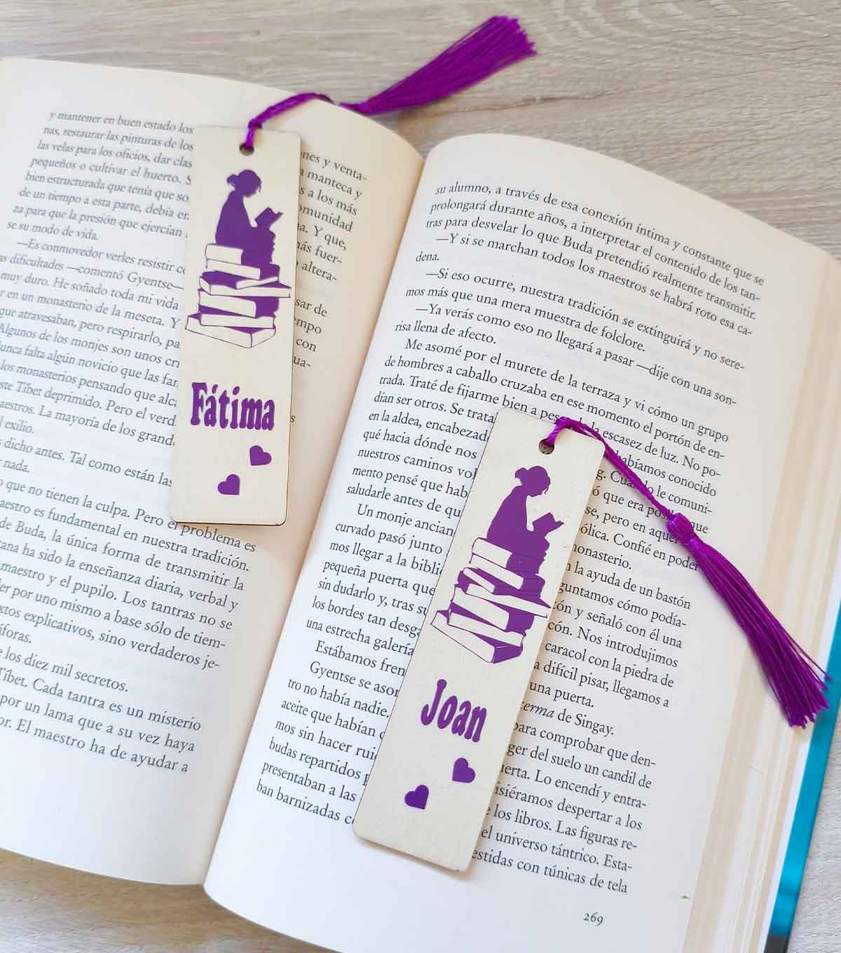 puntos-de-libro-madera-personalizados puntos-libro-madera-con-vinilo