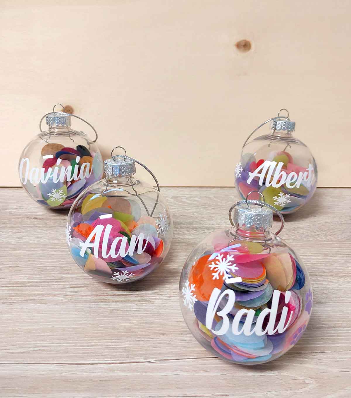 bolas-navidad-rellenas-de-confeti-personalizadas-con-nombre bolas-navidad-rellenas-de-confeti-personalizadas-con-nombre