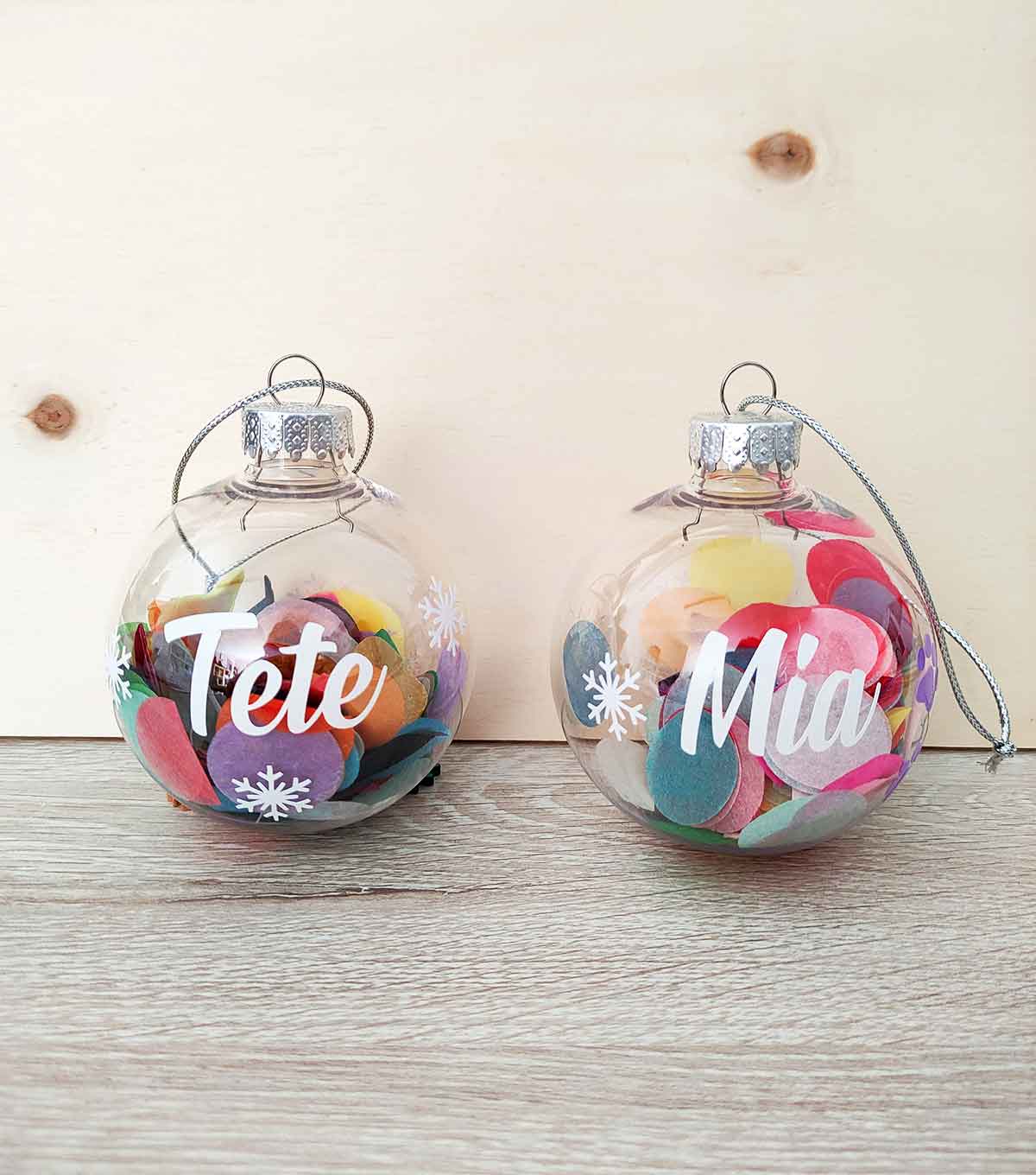 bolas-personalizadas-navidad-rellenas-de-confeti-de-colores bolas-personalizadas-navidad-rellenas-de-confeti-de-colores