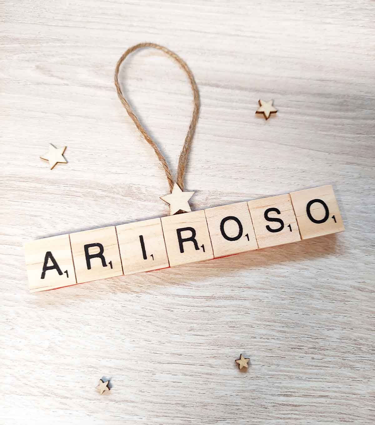 cartel-letras-scrabble-puerta cartel-letras-scrabble-puerta