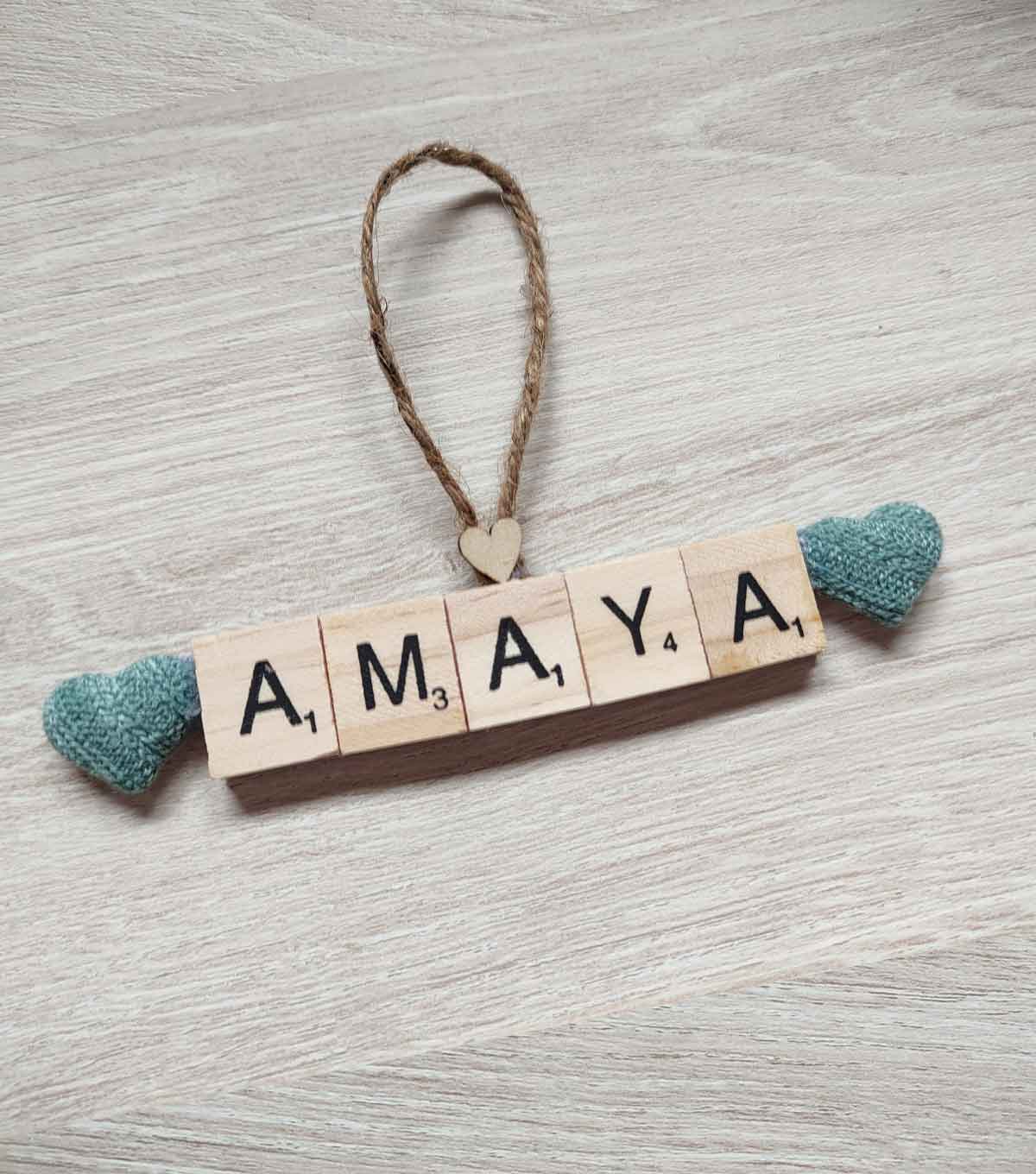 cartel-personalizado-nombre-con-letras-de-scrabble-corazon carteles-personalizados-nombre-letras-scrabble